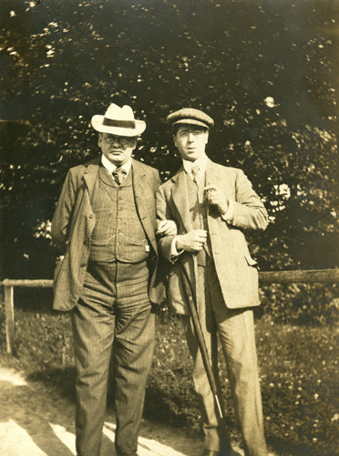 Reger and Albert Eisenberg, summer 1909. – Max-Reger-Institut, Karlsruhe, Elsa Reger’s private album of photographs.